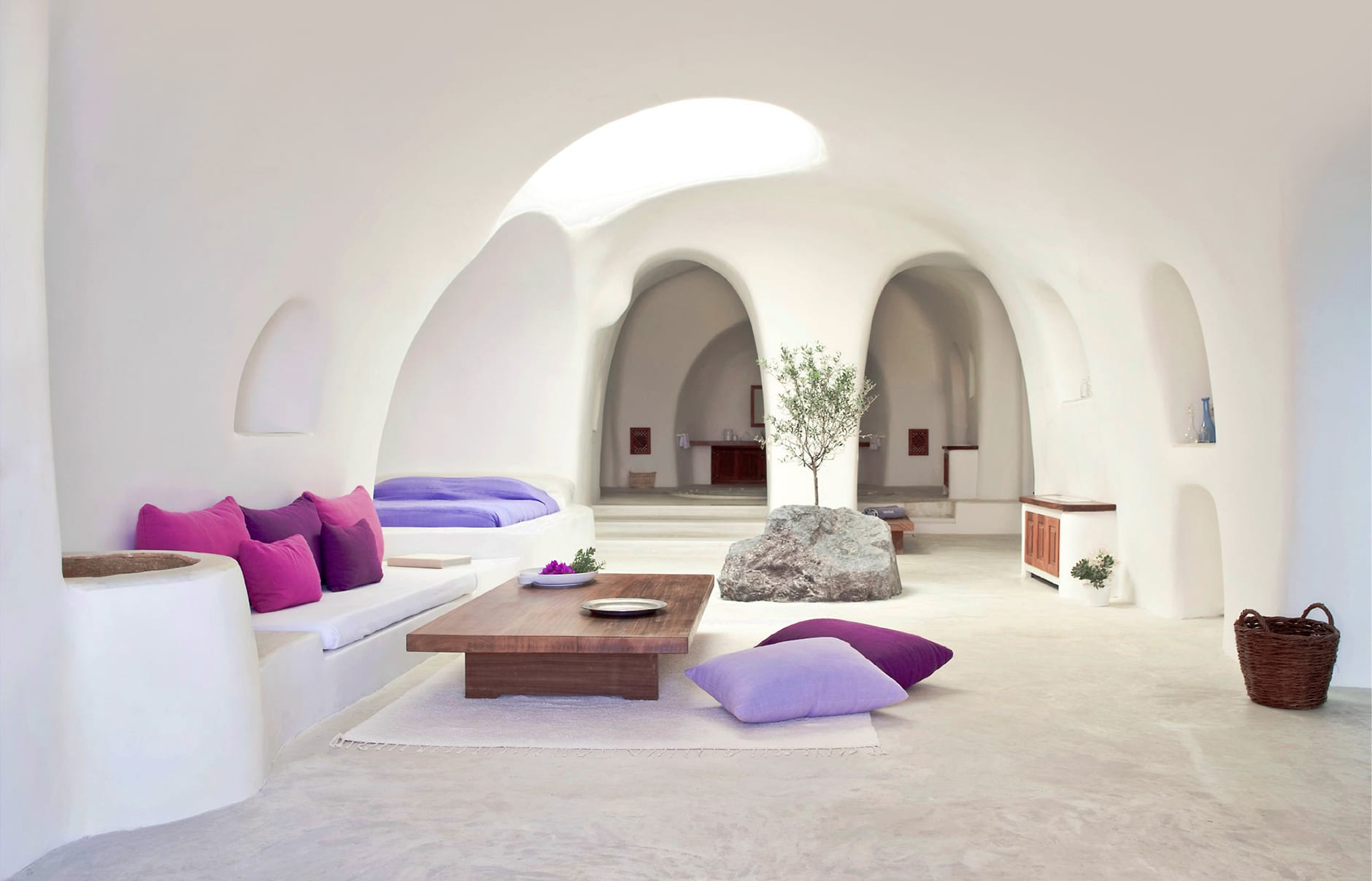 Perivolas santorini luxury hotels travelplusstyle for Design hotel greece