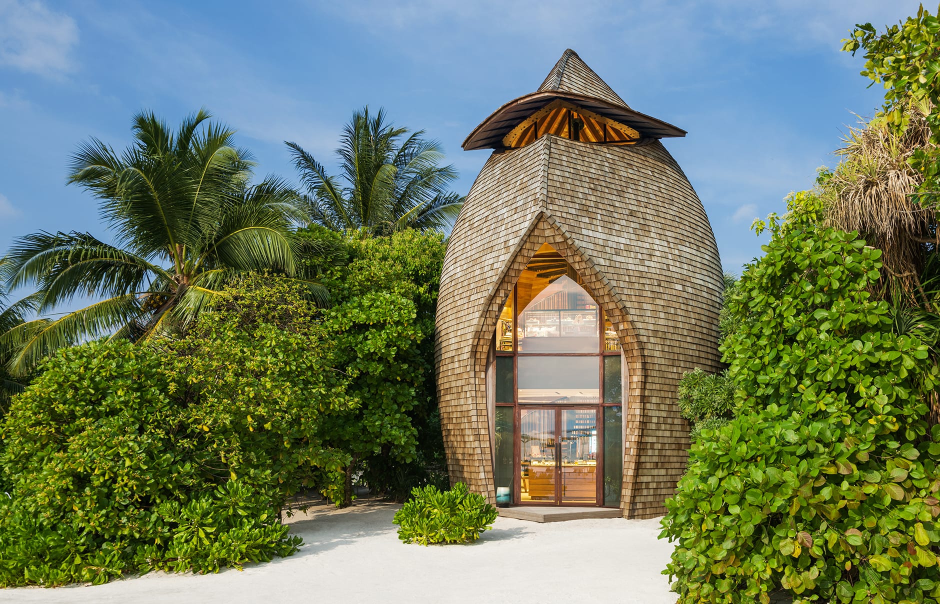 The St Regis Maldives Vommuli Resort Luxury Hotels Travelplusstyle