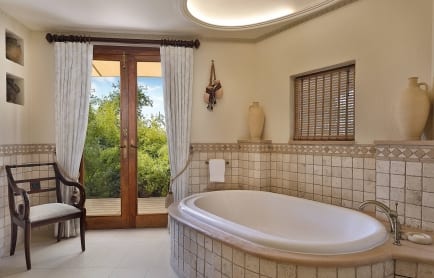 102027478-h1-dxbam-bedouin-suite-5057-hor-clsc