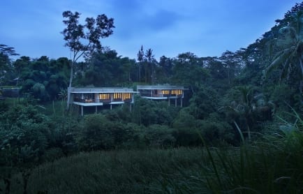 alila-ubud-accommodation-terrace-tree-villa-exterior-02