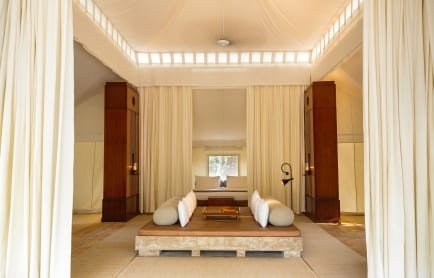 aman-i-khas-india-tent-interiors_original_23796