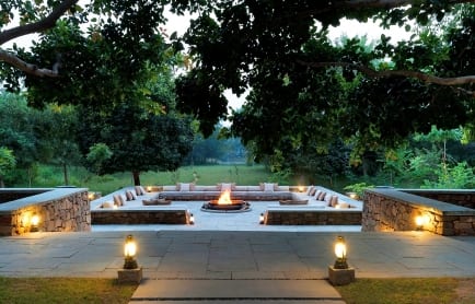 Aman-i-Khás - Outdoor Fireplace