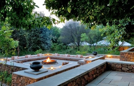 rs2270_aman-i-khas-outdoor-fireplace