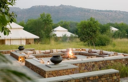 Aman-i-Khás - Outdoor Fireplace