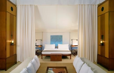 Aman-i-Khás -  Tent Bedroom and Daybed