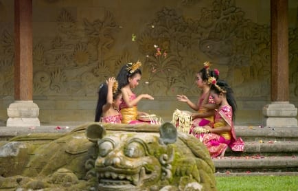 amandari-indonesia-dance-students_original_6558