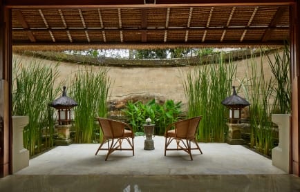 amandari-indonesia-duplex-village-suite-indoor-garden_original_11621