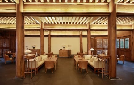 Amandayan - Main building lounge area