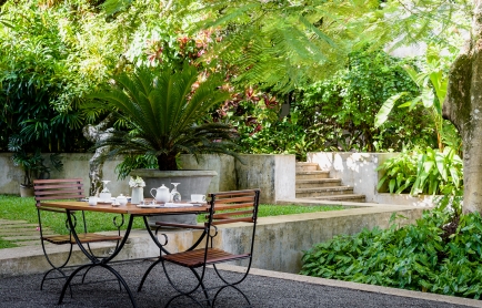 amangalla-sri-lanka-poolside-garden-terrace-tif_28208