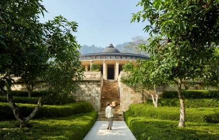 amanjiwo-indonesia-room-service-walkway_high-res_11233