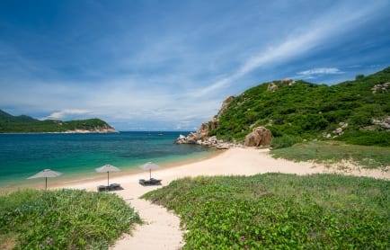 amanoi-vietnam-path-to-the-private-beach_original_14682