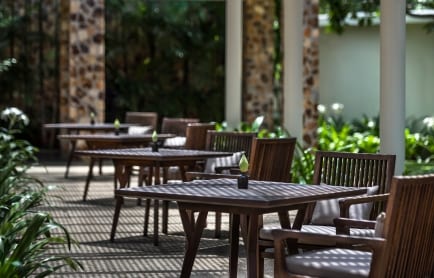 amansara-cambodia-main-swimming-pool-pergola_original_10095