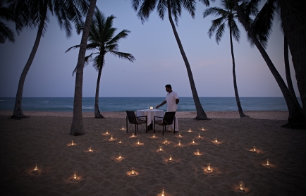 amanwella-sri-lanka-private-dining-evening-on-beach-tif_28390