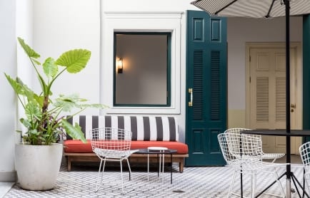 83230252-h1-library_courtyard