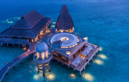 anantara_kihavah_maldives_villas_bar_overwater_complex