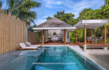 anantara_kihavah_maldives_villas_guest_room_one_bedroom_beach_pool_villa_exterior_daylight