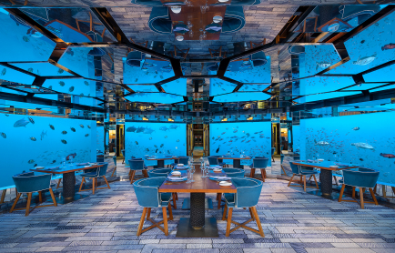 anantara_kihavah_maldives_villas_restaurant_sea_wide-interior