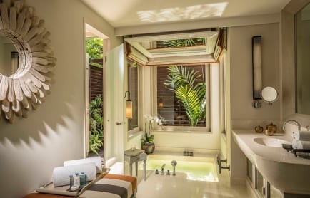 91456509-h1-apk_jim_thompsonsuite_2nd__bathroom_g_a_m