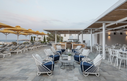 Pool_Bar_and_Restaurant