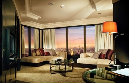 25559139-h1-spa-suite-living-area