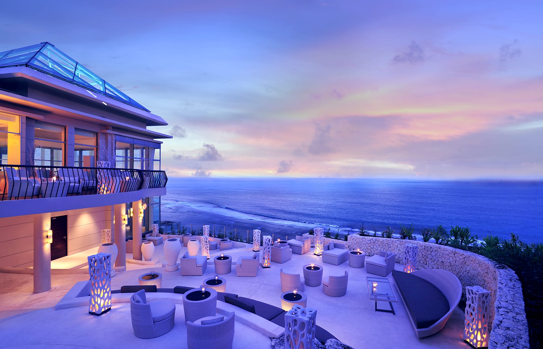 Umana Bali, LXR Hotels & Resorts, Bali, Indonesia. Hotel Review by TravelPlusStyle. Photo © Hilton 33557692-h1-jumana-ext-bar