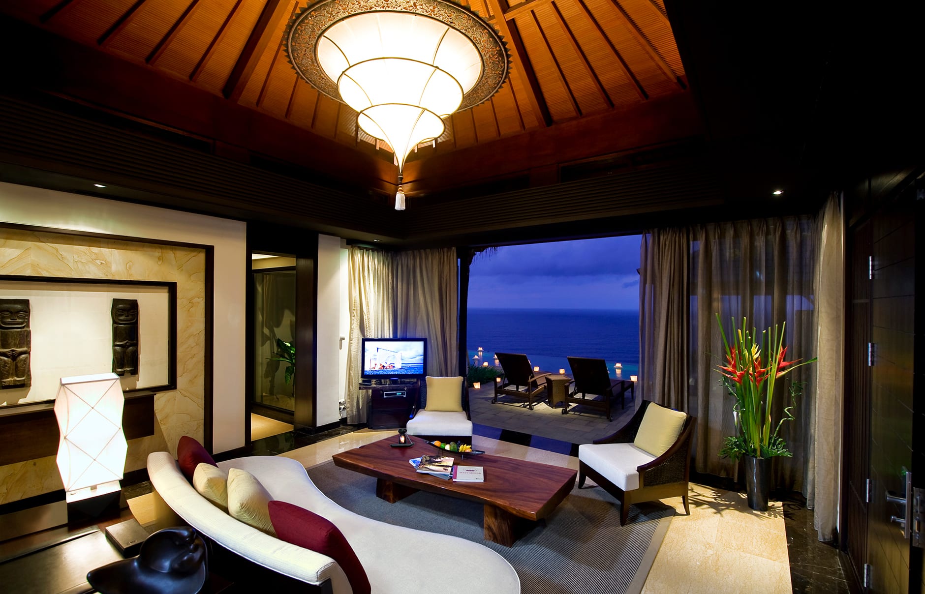 Umana Bali, LXR Hotels & Resorts, Bali, Indonesia. Hotel Review by TravelPlusStyle. Photo © Hilton 67618623-h1-sanctuary_cliff_edge__villa_interior1