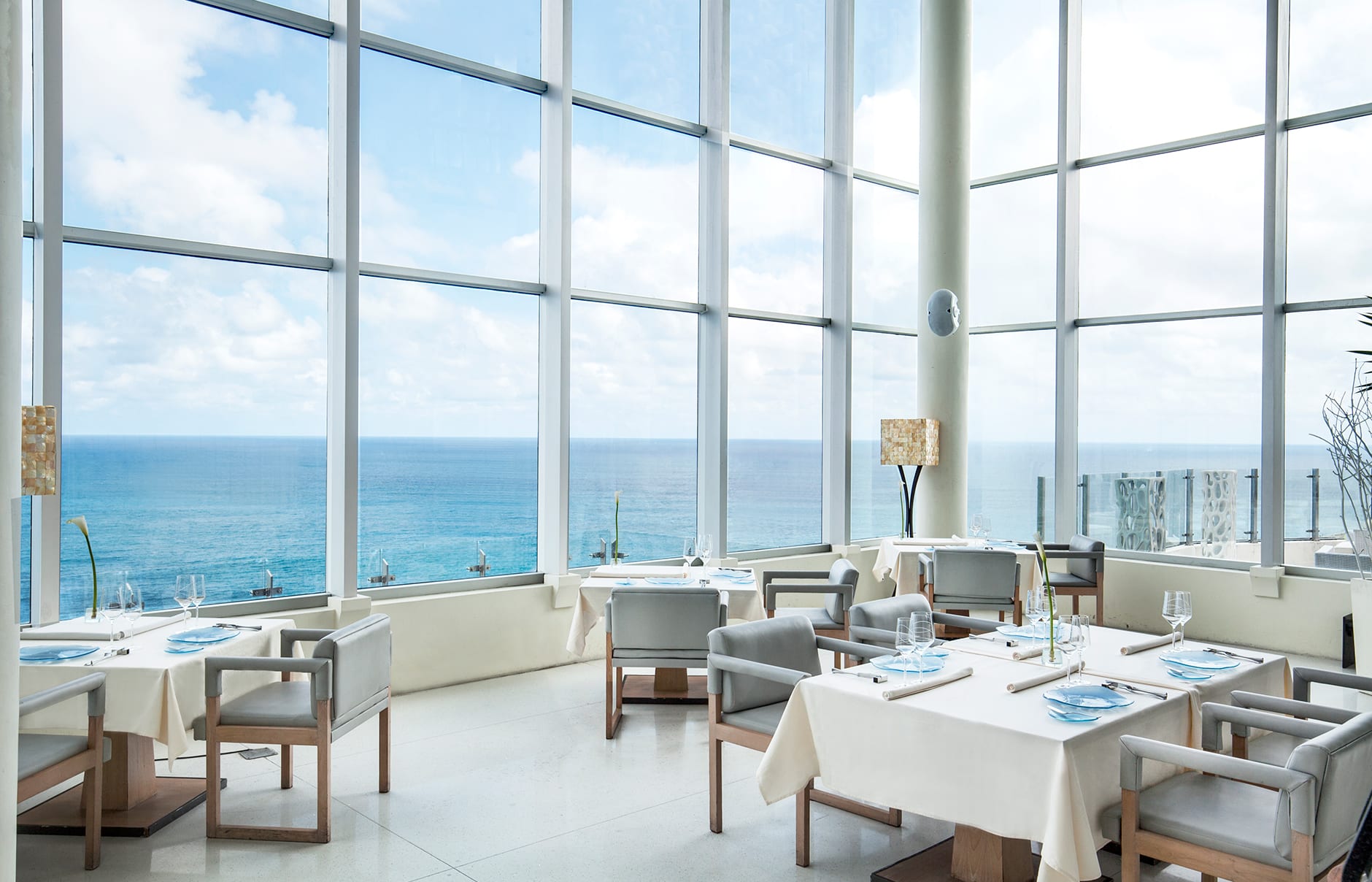 Umana Bali, LXR Hotels & Resorts, Bali, Indonesia. Hotel Review by TravelPlusStyle. Photo © Hilton 79764496-h1-btidug_ju-ma-na_restaurant___bar