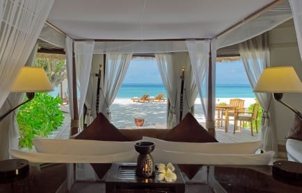 48314143-h1-btmdvb_fh_0712_beach_front_pool_villa_bedroom_1364