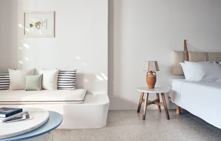 117622866-h1-hilltop_superior_sea_view_jacuzzi_suite_2