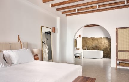 117622893-h1-hilltop_superior_sea_view_jacuzzi_suite_3