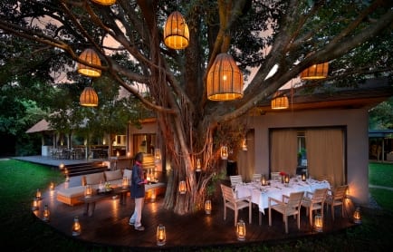 dinner-with-lanterns-andbeyond-kichwa-tembo