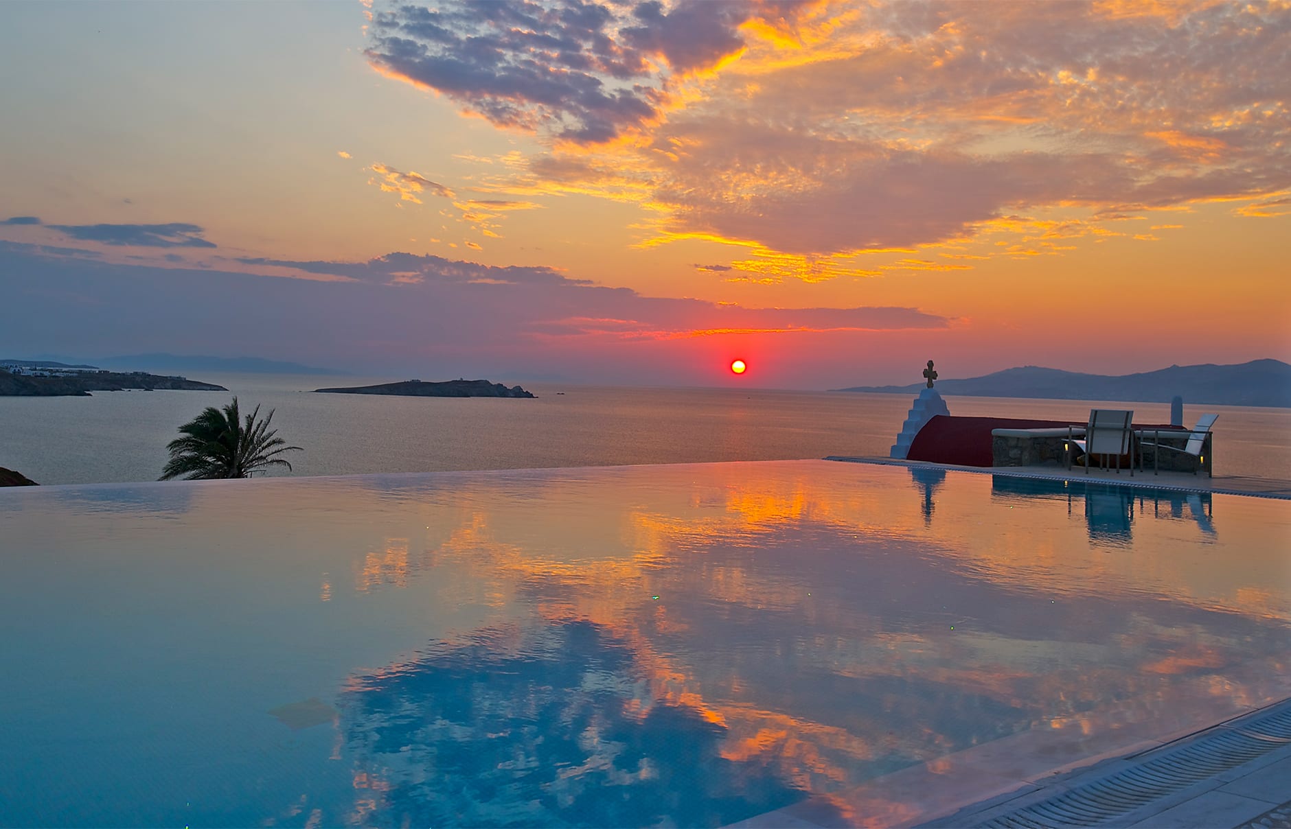Bill & Coo Mykonos, Greece. Hotel Review by TravelPlusStyle. Photo © Bill & Coo Mykonos
