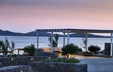 hi_lw0817_76255186_welcome_lounge