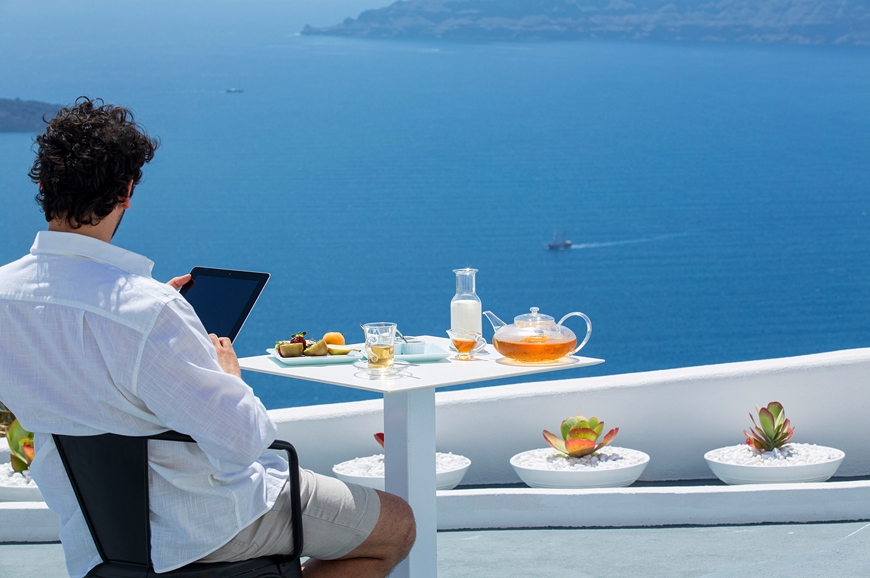 Alta Vista Luxury Honeymoon Suites | Imerovigli, Santorini. TravelPlusStyle.com