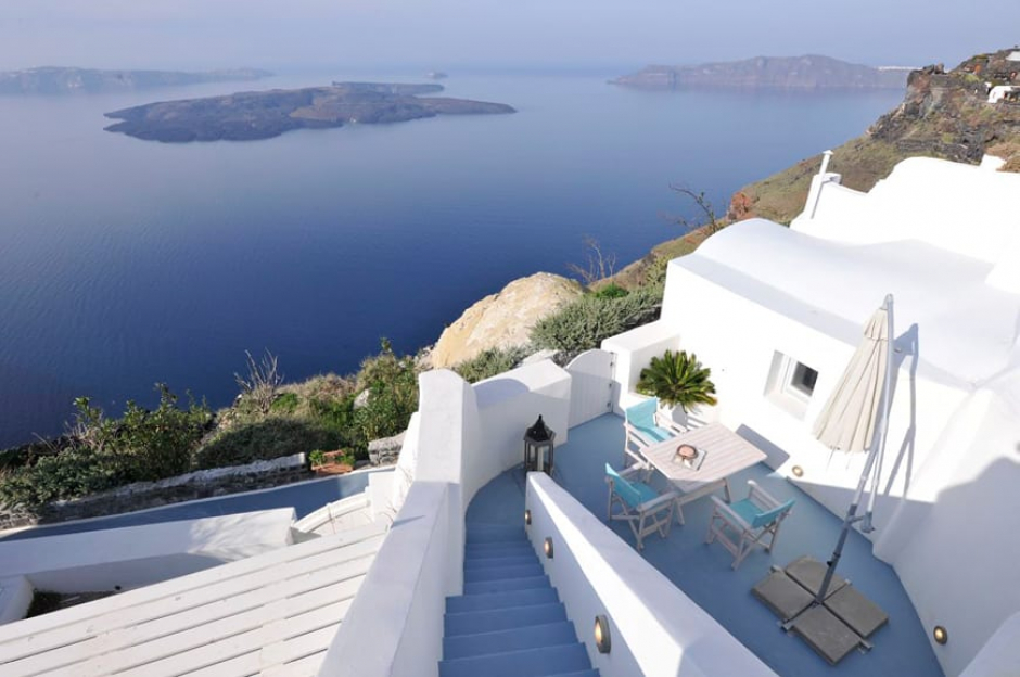 Villa Gaia, Santorini, Greece. TravelPlusStyle.com
