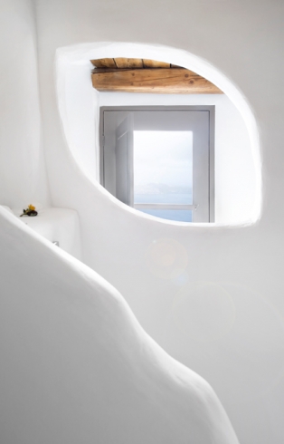 Sophia Luxury Suites Santorini. TravelPlusStyle.com