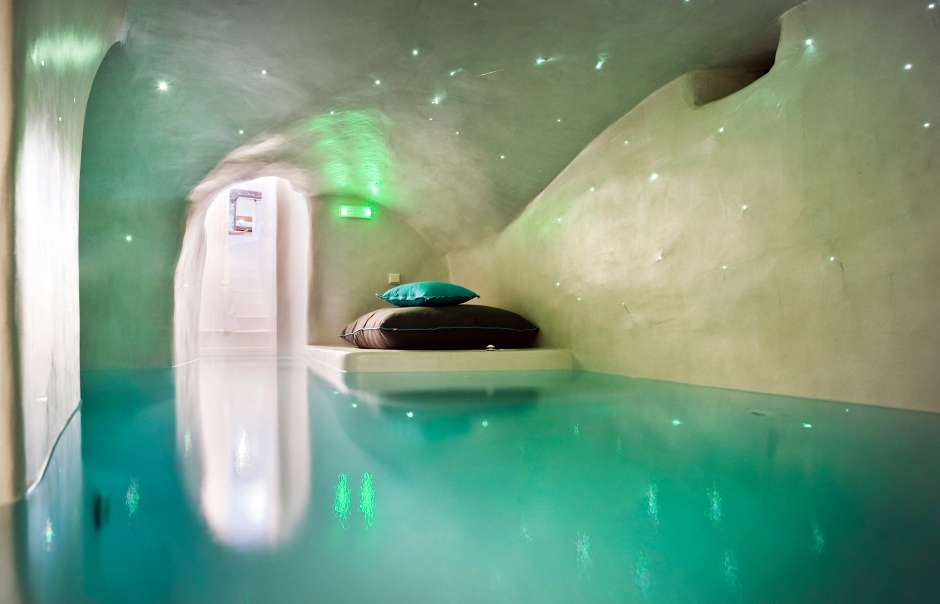 Sophia Luxury Suites Santorini. TravelPlusStyle.com