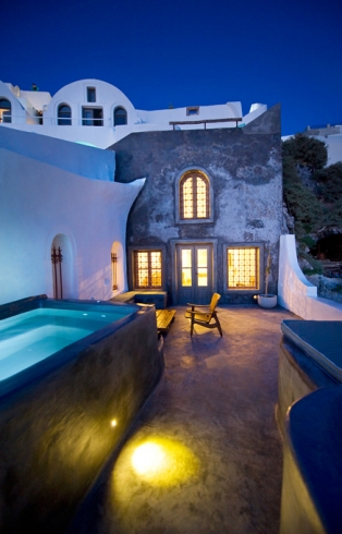 Sophia Luxury Suites Santorini. TravelPlusStyle.com