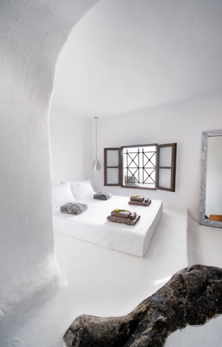 Sophia Luxury Suites Santorini. TravelPlusStyle.com