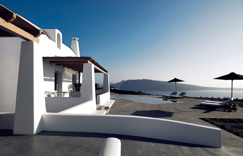 Santo Maris Oia Luxury Suites & Spa, Santorini, Greece. Hotel Review by TravelPlusStyle. Photo © Santo Maris Oia 
