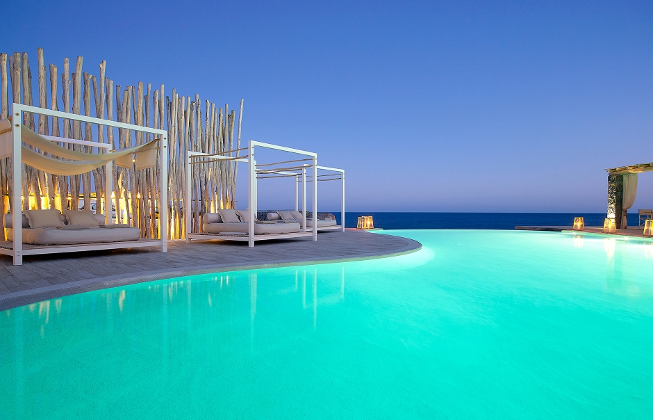 Artemis Deluxe Rooms, Paliochori. Milos, Greece. Travelplusstyle.com