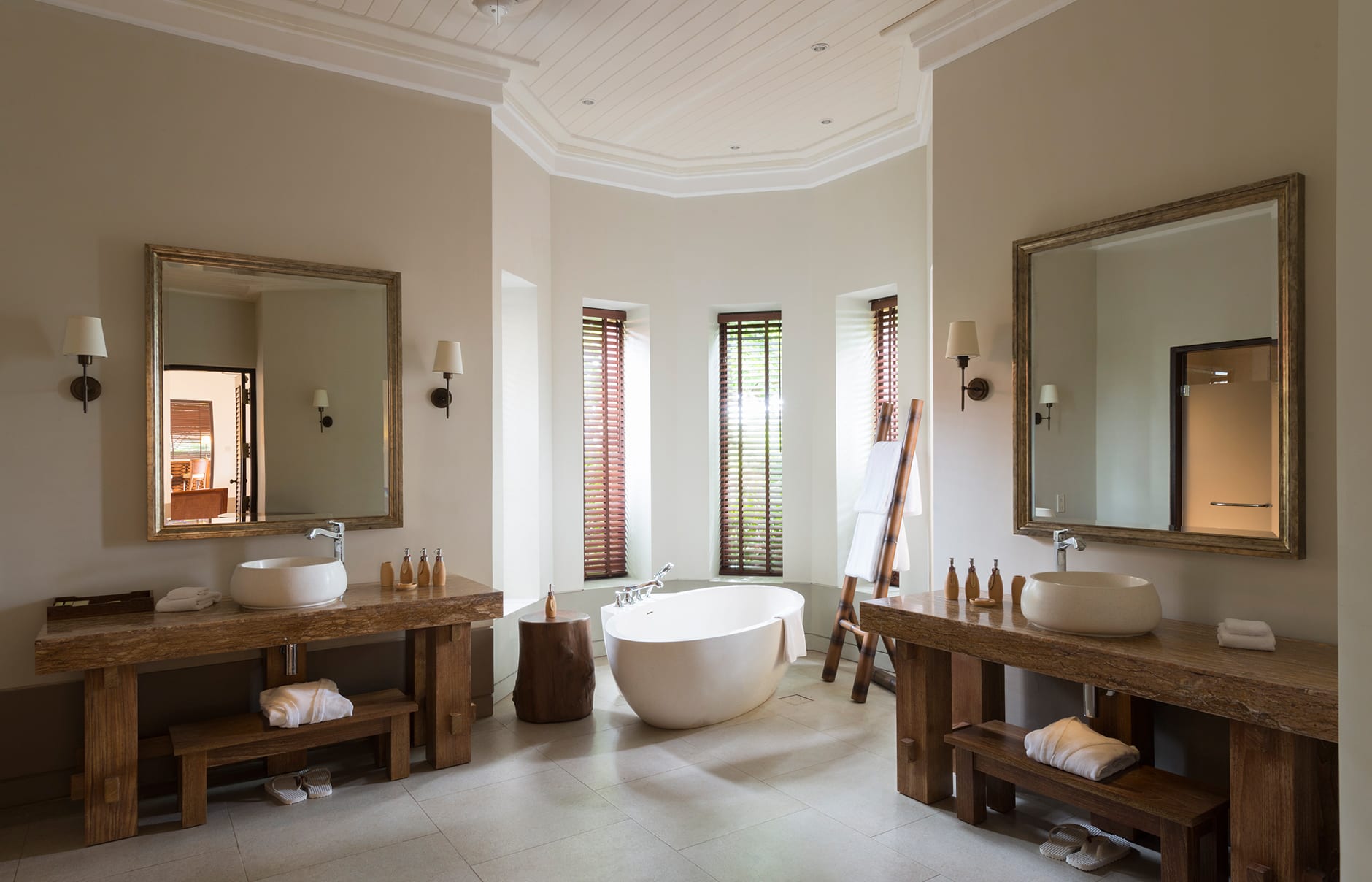 Cape Weligama, Sri Lanka. Luxury Hotel Review by TravelPlusStyle. Photo © Resplendent Ceylon