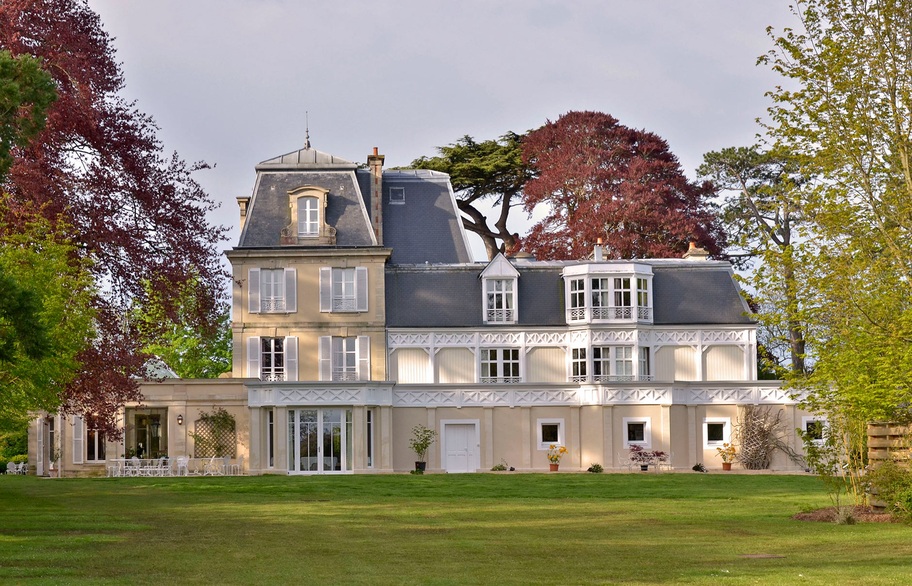 Château la Chenevière, Port-en-Bessin, Normandy, France. Photo © Château la Chenevière