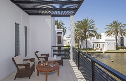 _chedi_club_suite_terrace_lagoon