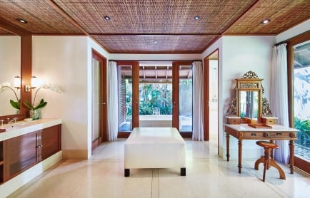 67677168-h1-sukma_taru_-_master_bedroom_bathroom