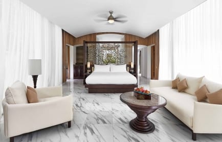 conrad-maldives-villas-deluxe-beach-villa-bedroom-credit-justin-nicholas-hi-res-2