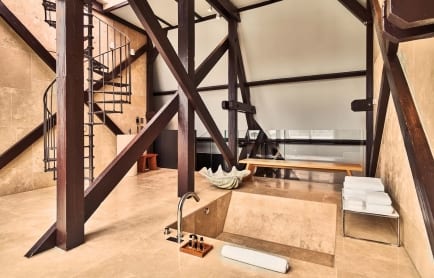 100072457-h1-i_love_amsterdam_suite_12