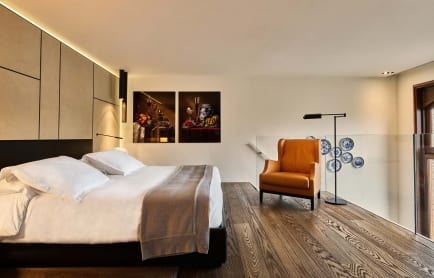 100072858-h1-conservatorium_hotel_royal_duplex_suite_4