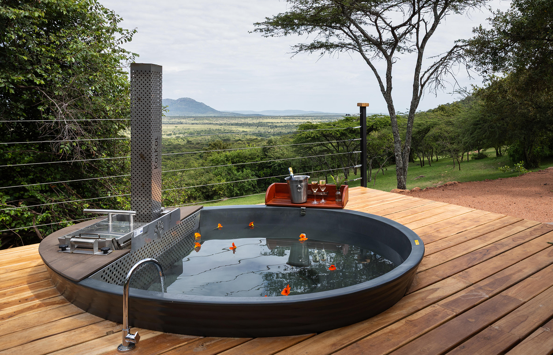 1751632463073_HoneymoonTent_CottarsCamp_TCunniffe_012