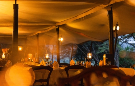 Dining-at-Cottar-s-Camp